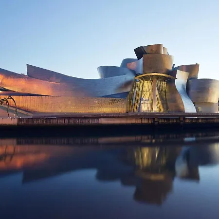 Spacious And Bright Downtown In Apartament *