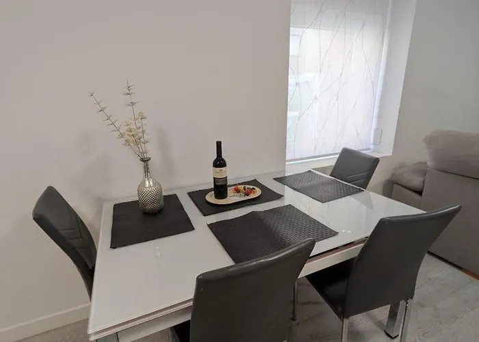 Spacious And Bright Downtown In *