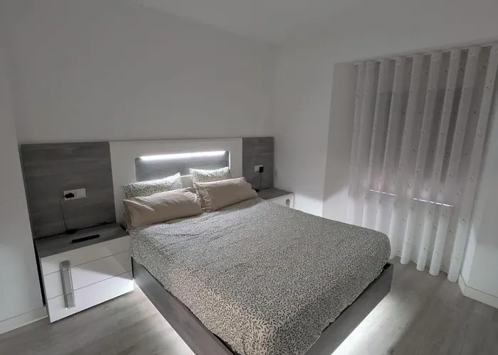 Spacious And Bright Downtown In Apartamento