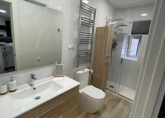 Spacious And Bright Downtown In Lejlighed Bilbao