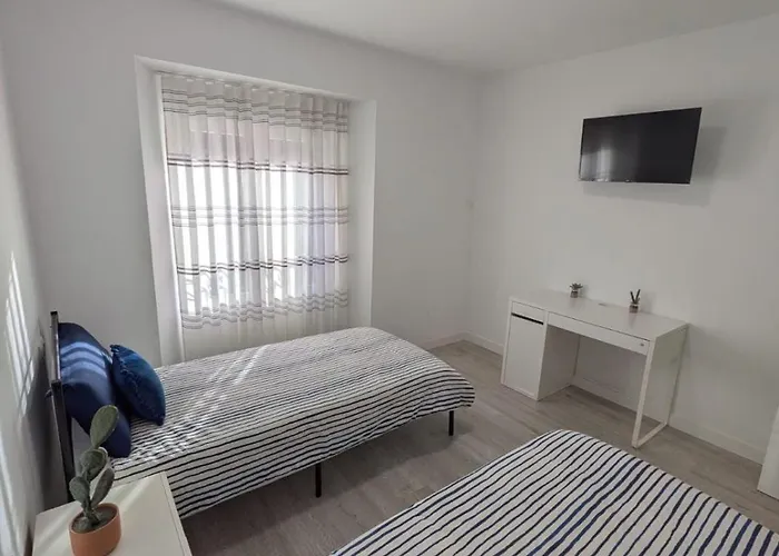 Lejlighed Spacious And Bright Downtown In *