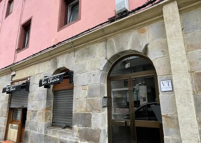 Spacious And Bright Downtown In Bilbau